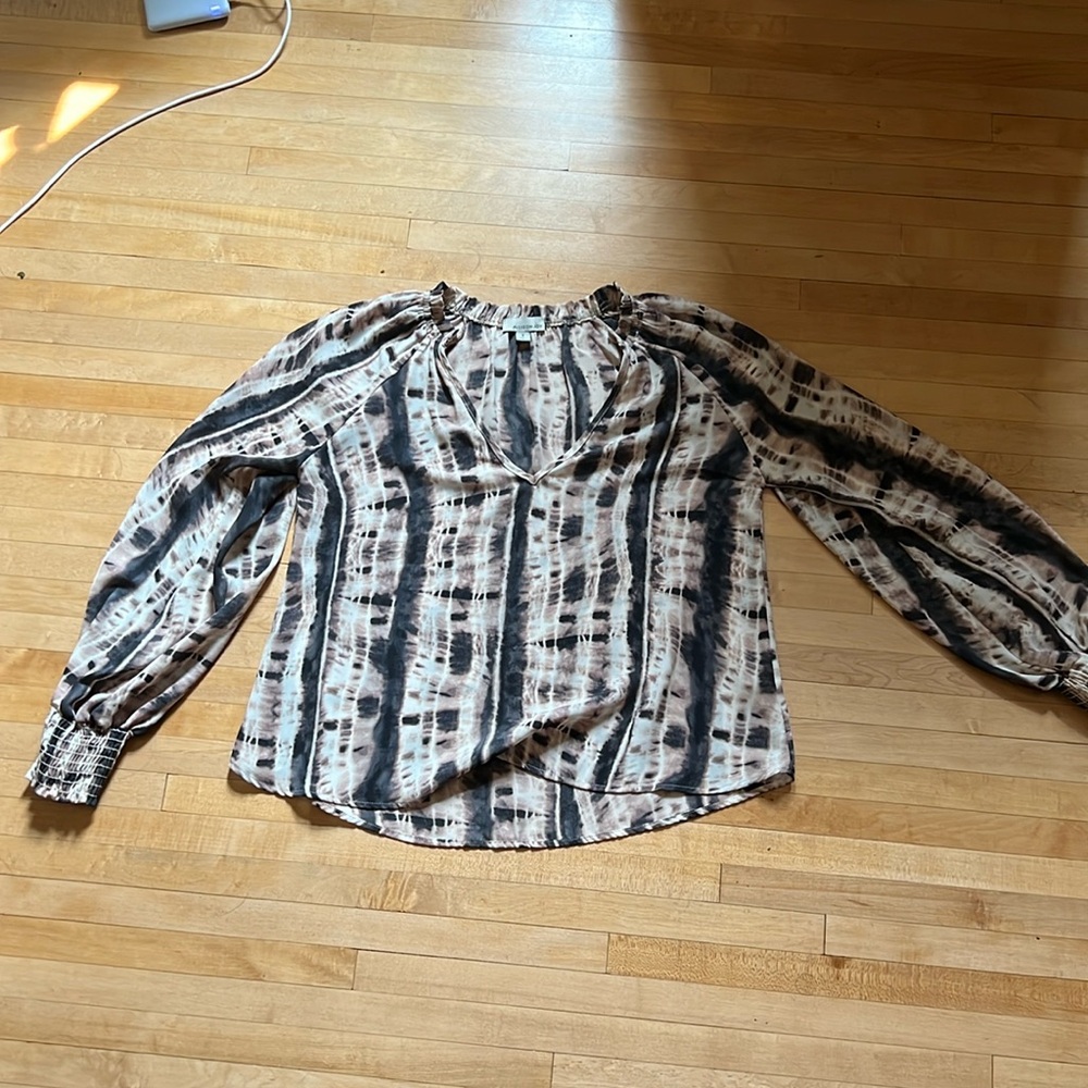 Women’s blouse. Non smoking home. Perfect condition.